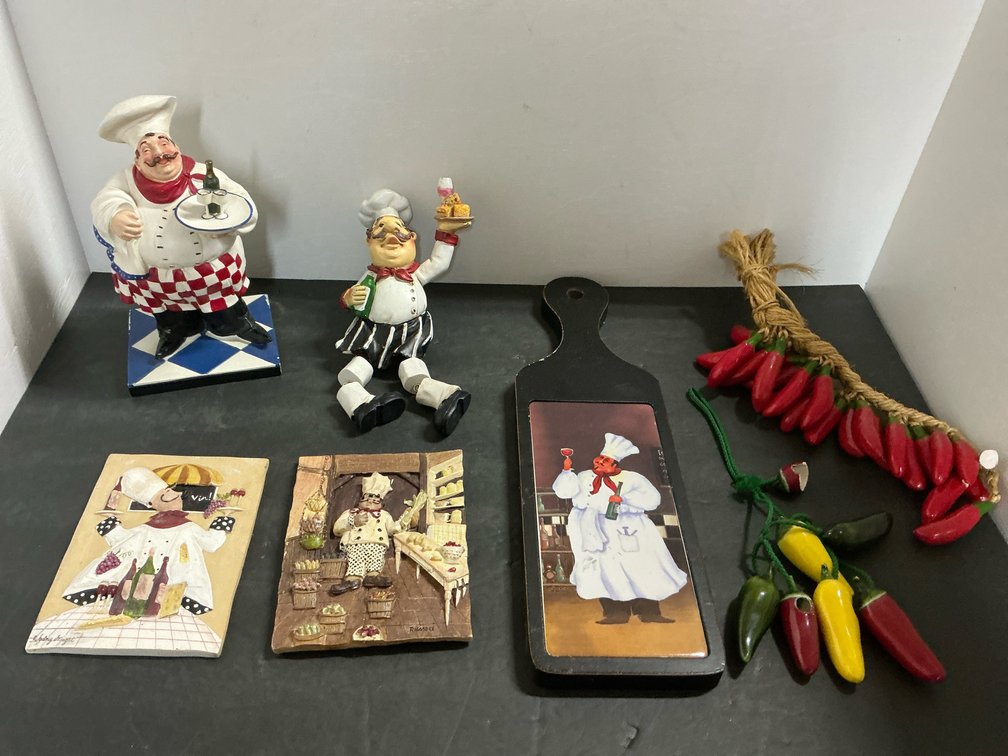 Grouping of chef-themed figurines & wall decor