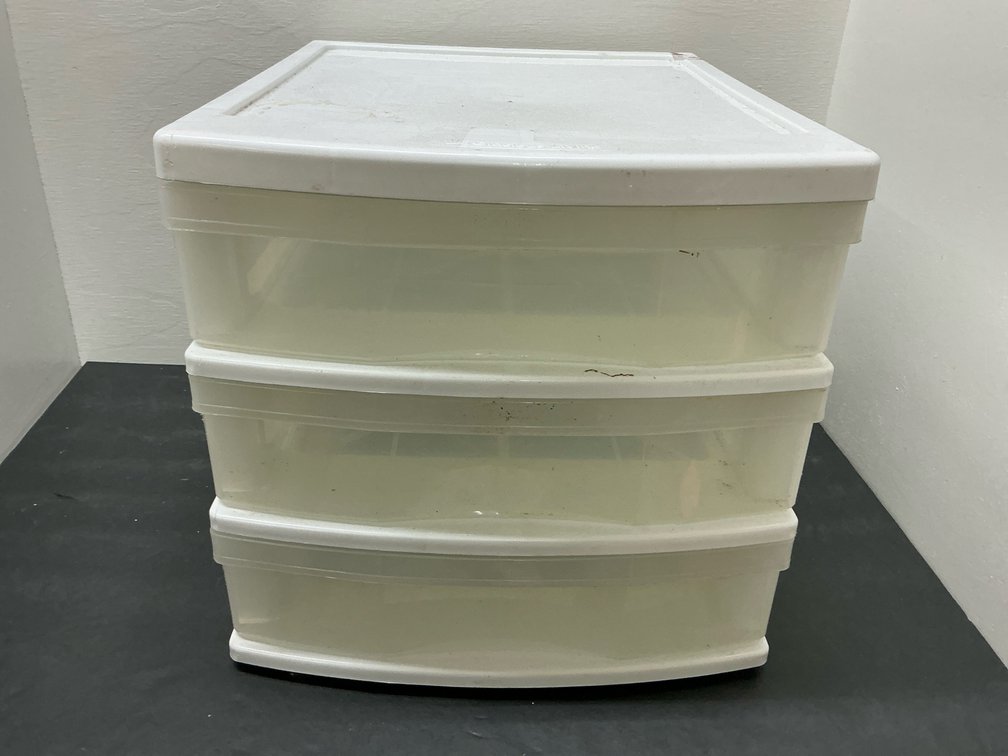 Gracious Living 3-drawer plastic storage unit