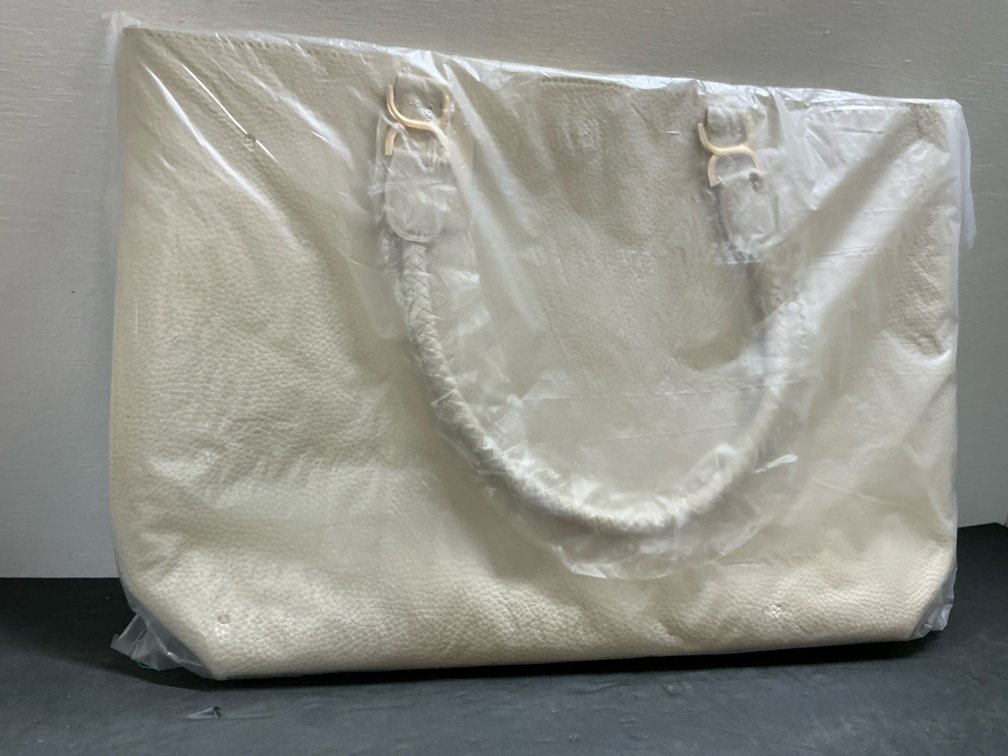 Cream pebbled tote bag with braided handle