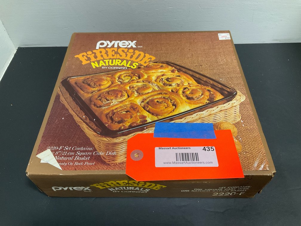 Pyrex Fireside Naturals 8 in square cake dish & basket set