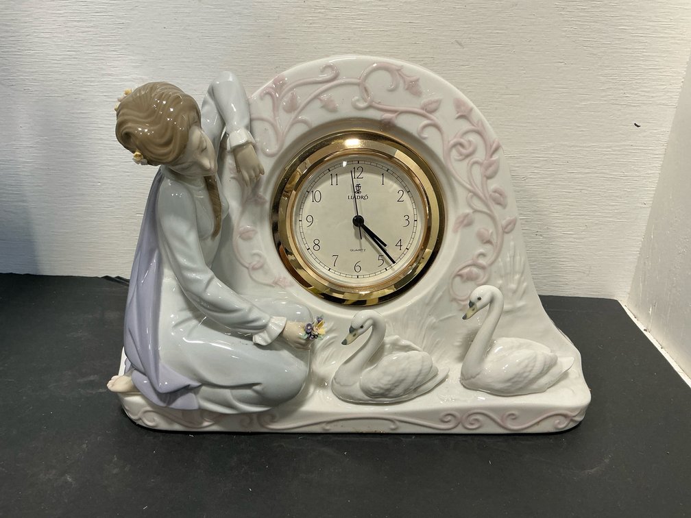 Lladró Swan Clock porcelain mantel clock with box