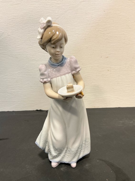 Lladró girl with cake porcelain figurine with box
