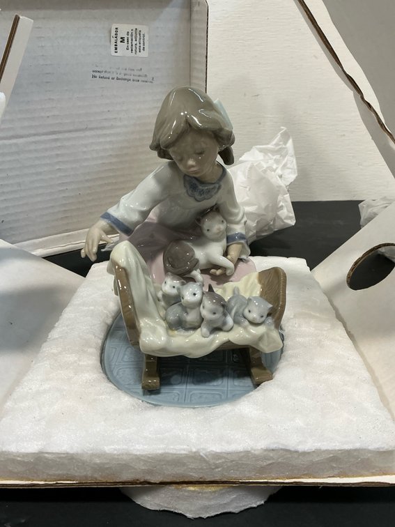 Lladró A Cradle of Kittens porcelain figurine