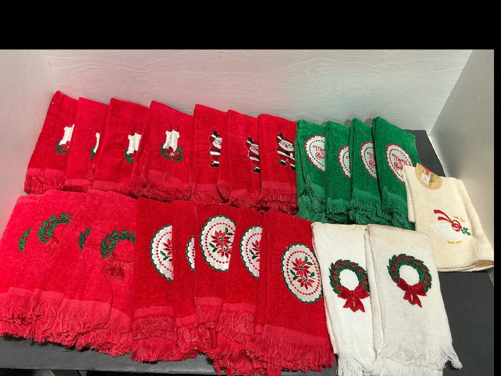 Christmas embroidered fringed fingertip towels
