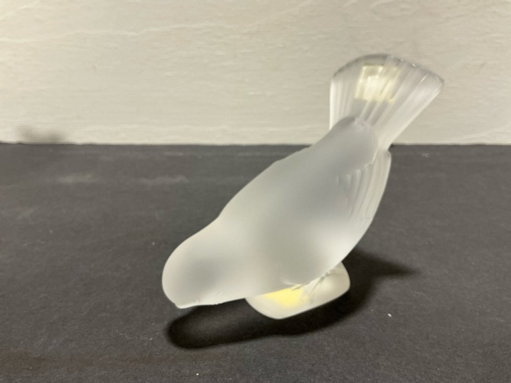 Lalique frosted crystal Moineau Hardi bird figurine