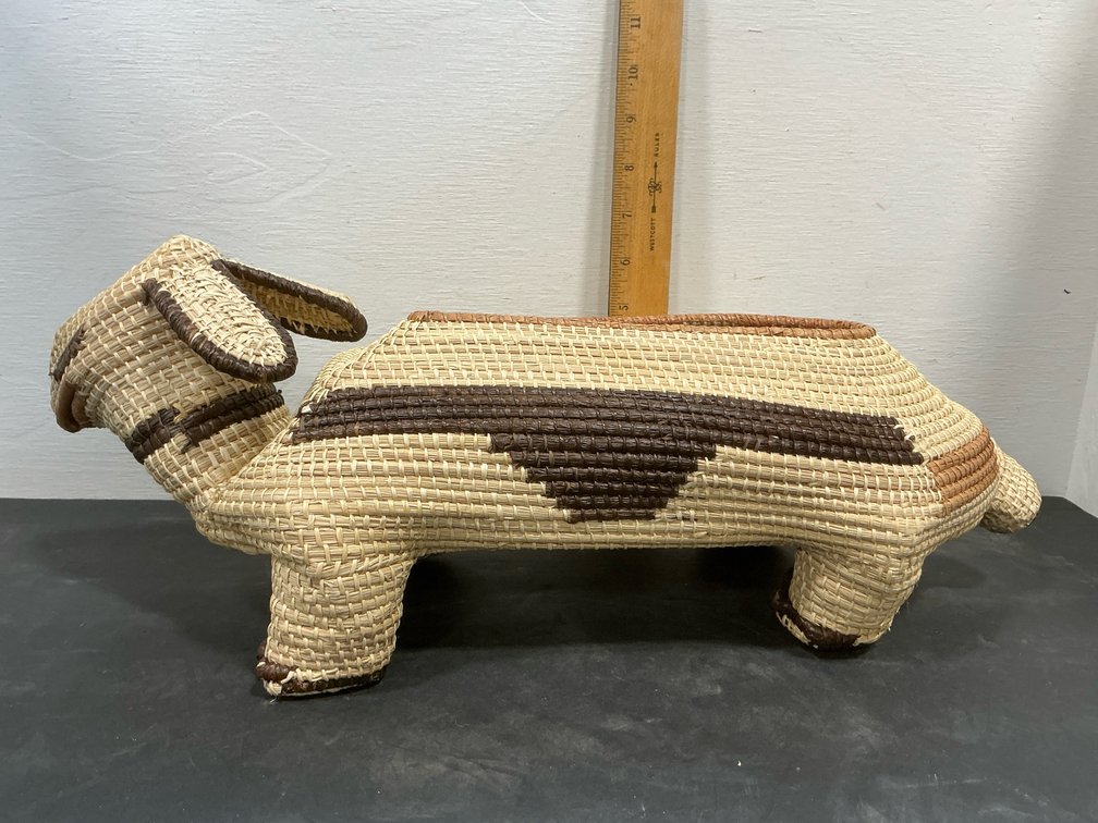 Woven fiber dog-shaped basket planter