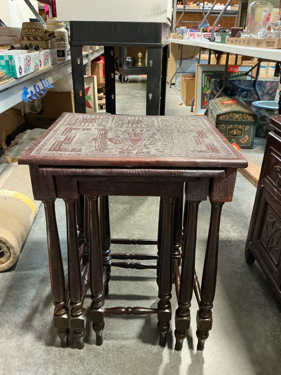Set of 3 embossed leather top nesting tables