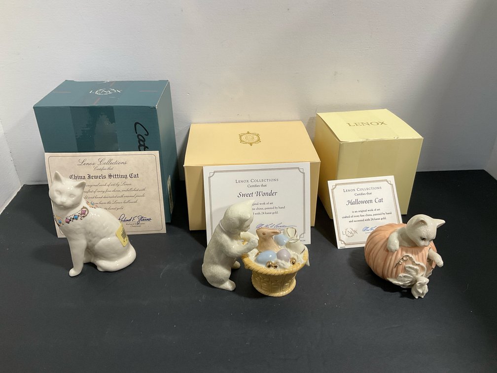 Lenox fine china cat figurines with boxes