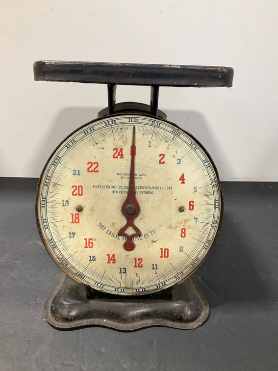 Black metal 24 lb mechanical dial platform scale