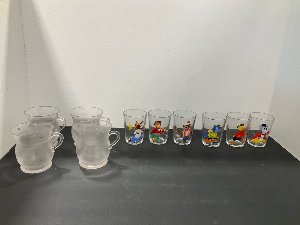 Molded face glass mugs & 6 animal tumblers