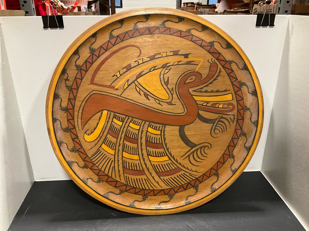 E. Chiari painted wood Coclé motif wall plate