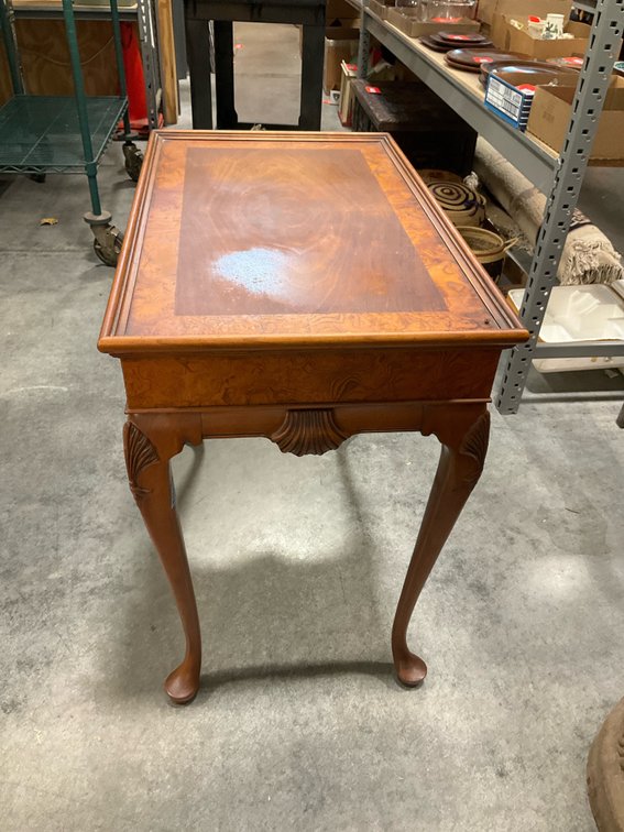 Queen Anne style burl veneer wood accent table