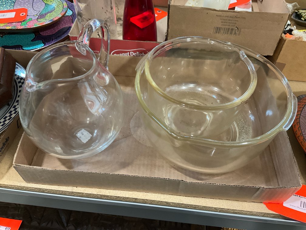 Clear glass pitcher & mixing bowls