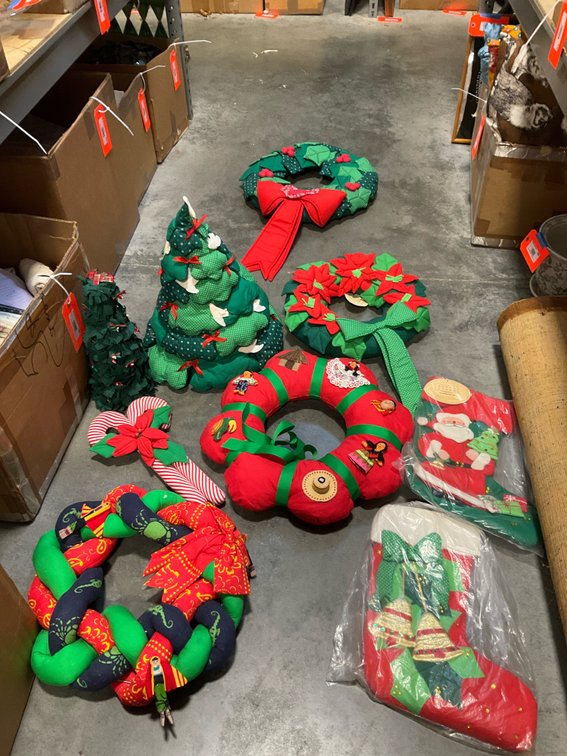 Fabric Christmas wreaths, trees & stockings