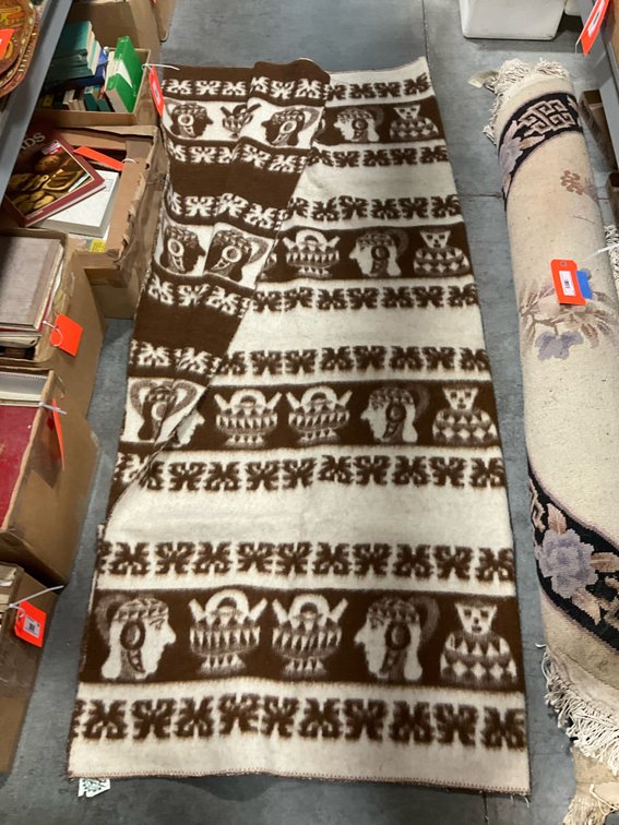Coop. Manufacturas del Centro Peruvian woven blanket