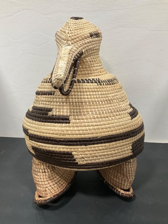 Woven fiber basket