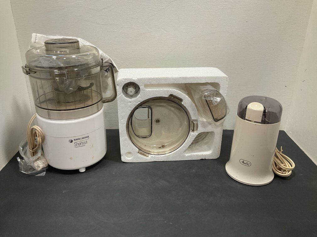 Food processor and electric coffee grinder with accessories