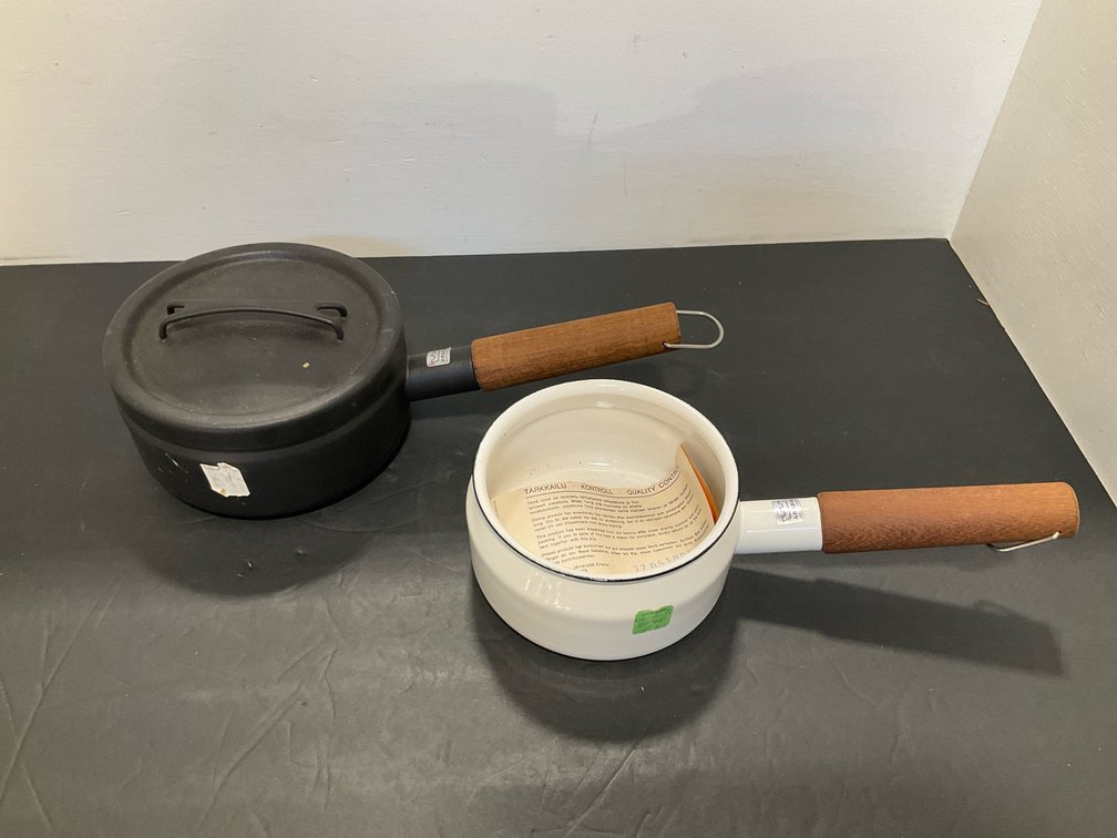Pair of Arabia Wärtsilä enamel saucepans with wood handles