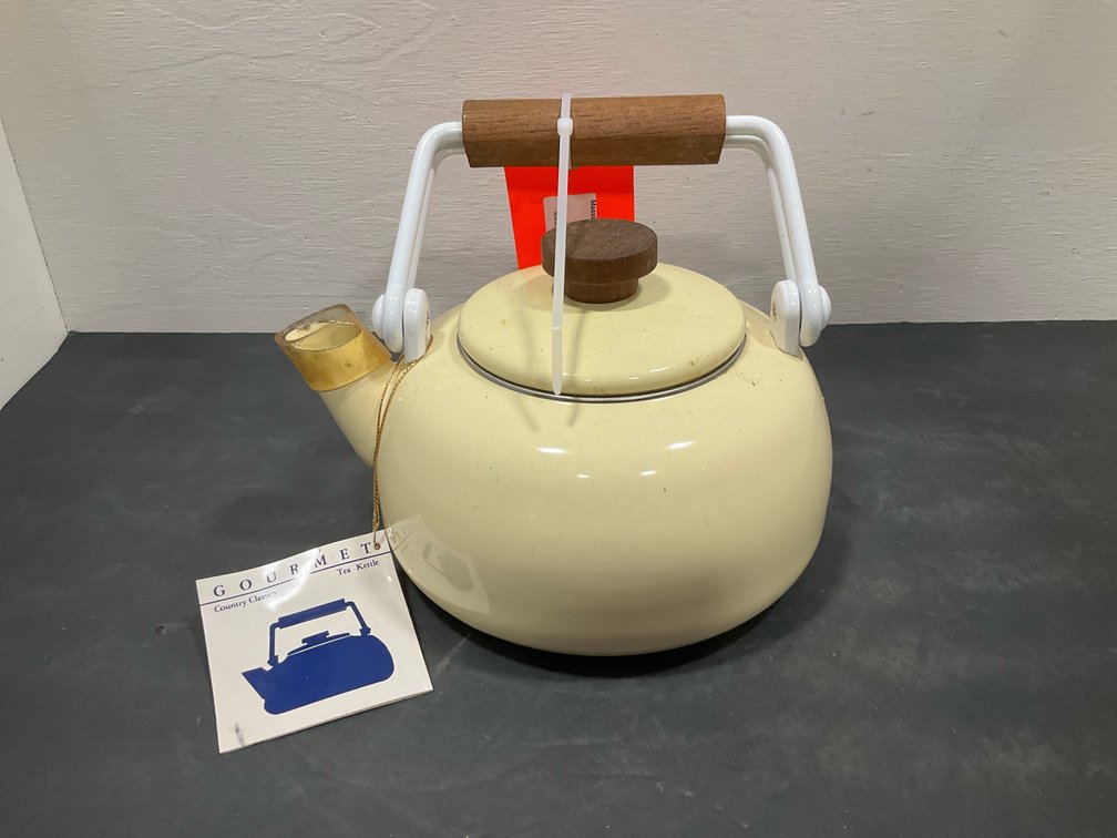 Dynasty Collection cream enamel tea kettle