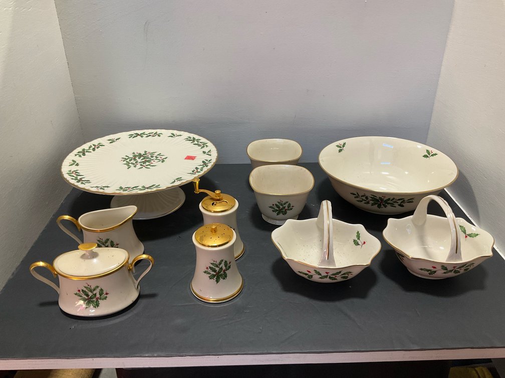 2 boxes-Lenox Holiday porcelain tableware, vases & mugs