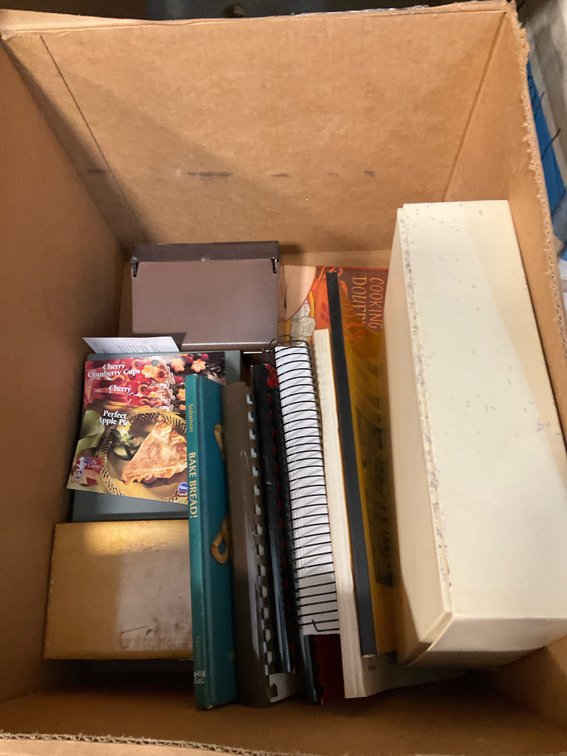 Assorted cookbooks, recipe boxes & ephemera