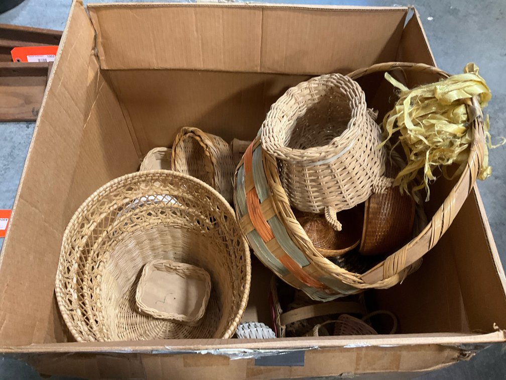 Grouping of assorted woven wicker & splint baskets