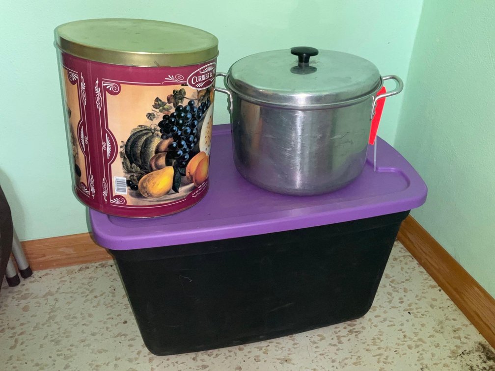 Covered tote & assorted bakeware-Upstairs