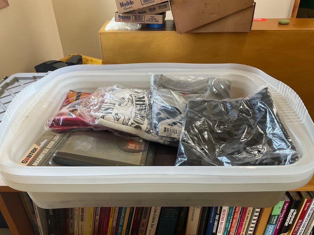 T-shirts size L, book light & assorted-Upstairs