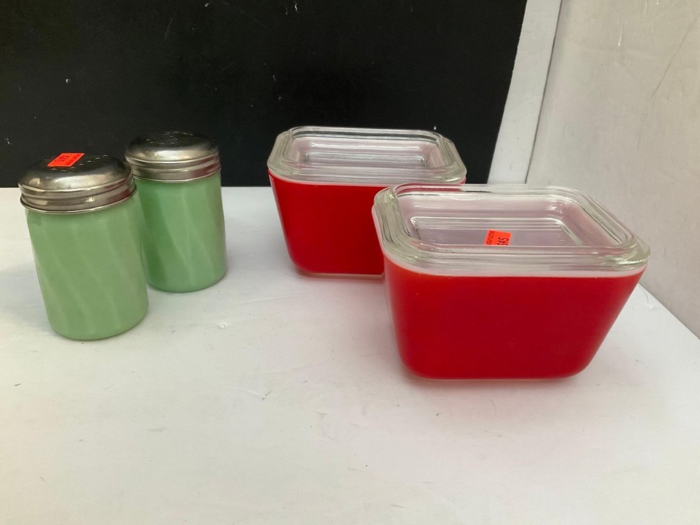 Small Pyrex refrigerator dishes & jadeite shakers 