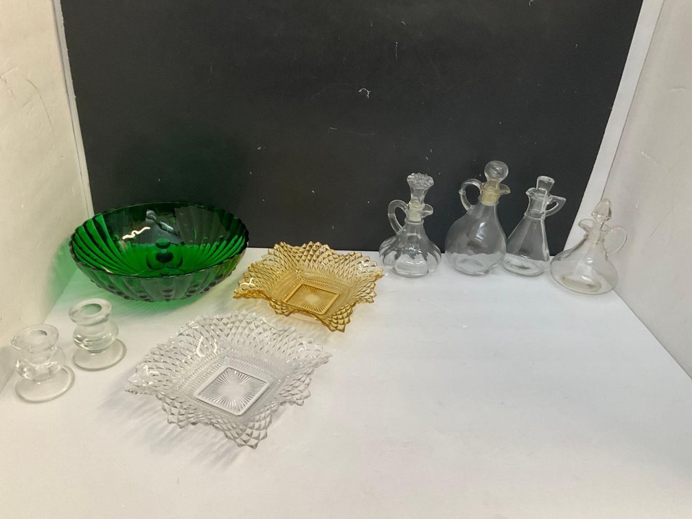 Glass bowls & cruets 