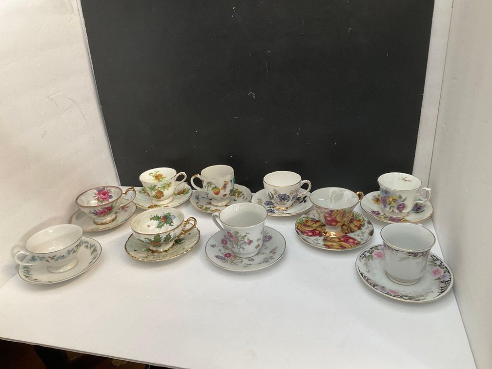 Cups & saucers 
