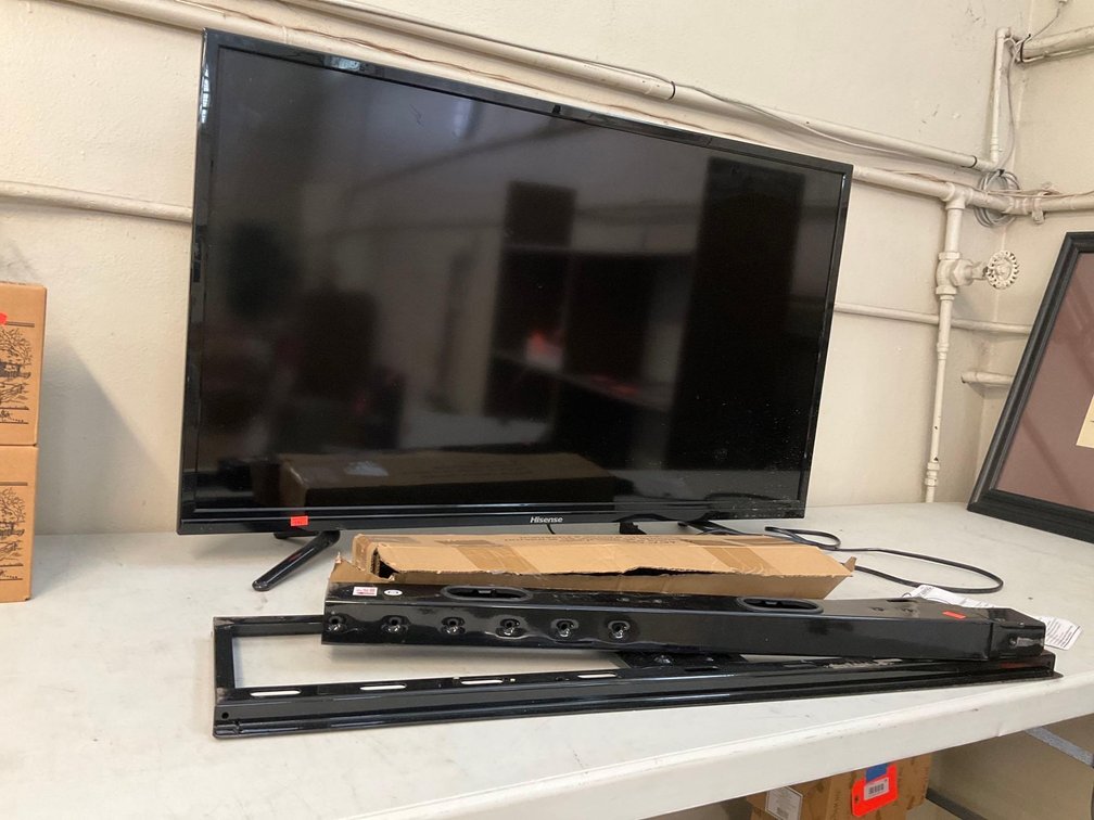 Hisense 40” TV 