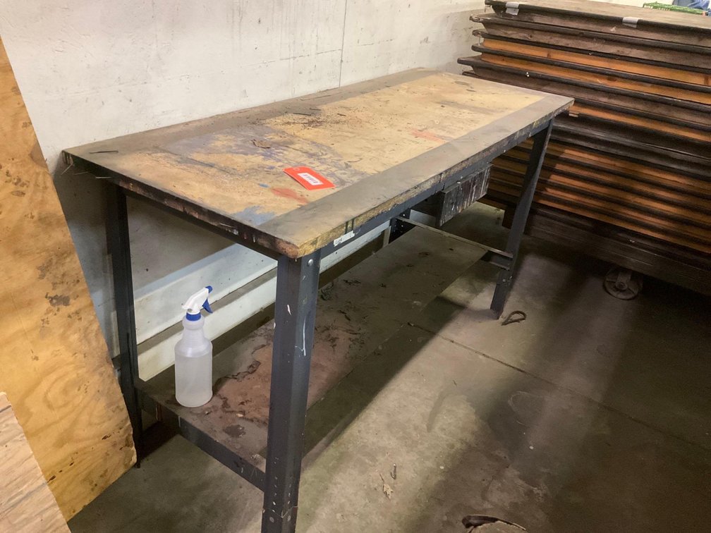 Work bench 60x24”