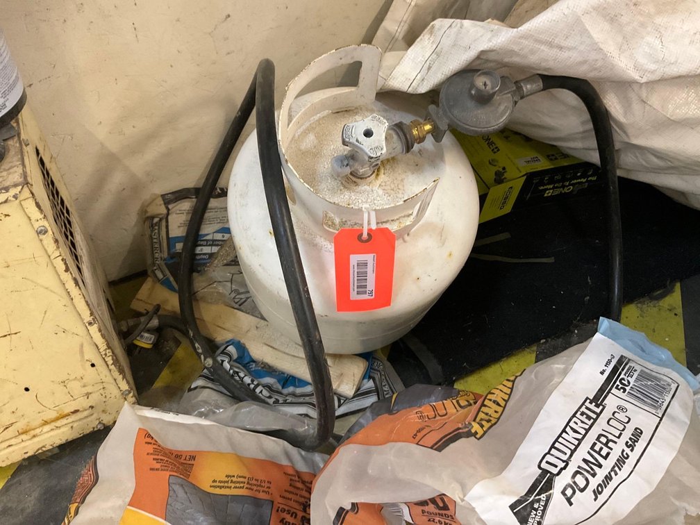 All Pro SPC 600 construction heater & propane tank
