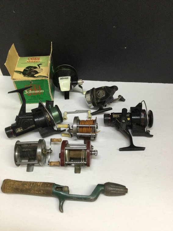 Assorted fishing reels
