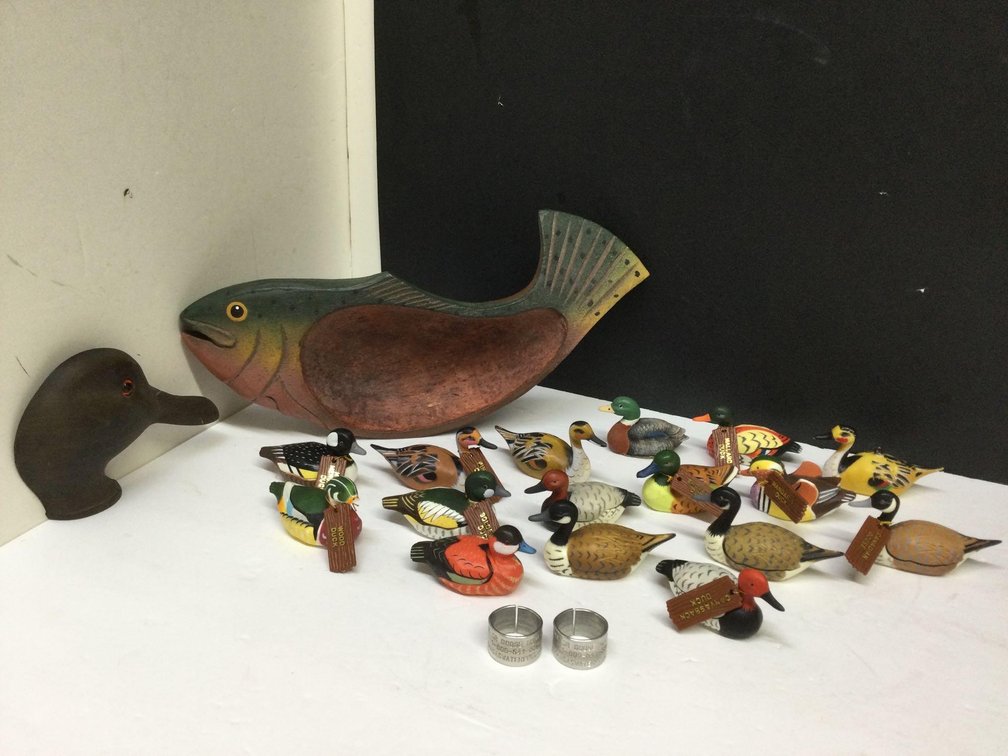 Decorator fish bowl & assorted miniature duck decorators