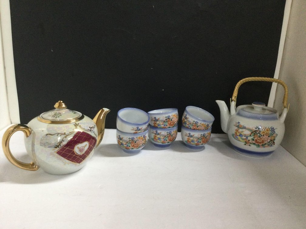 Teapots & cups