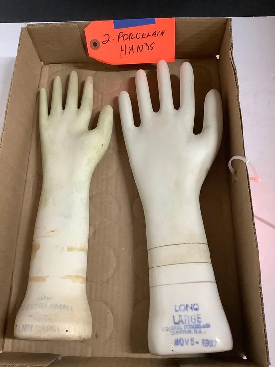 2 porcelain hands 