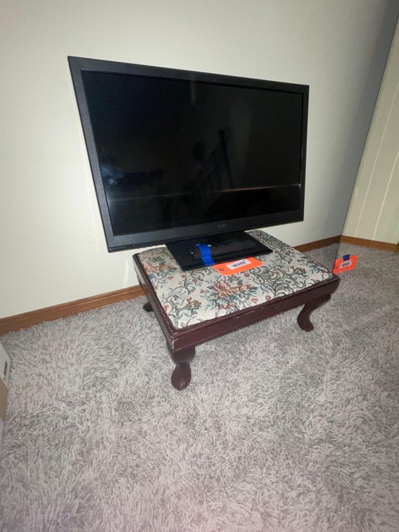 Foot stool 17x12x8” & Seik TV-Bedroom 