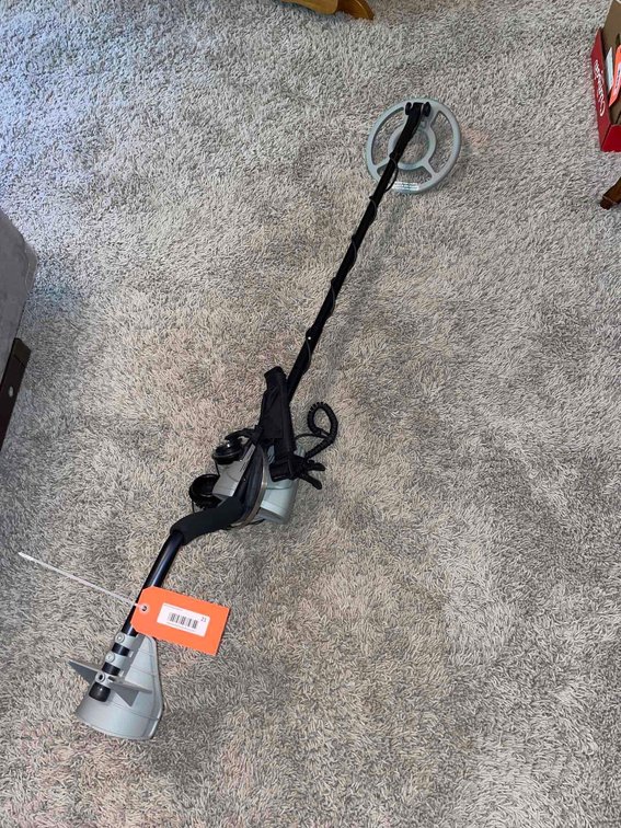 Discovery 3300 metal detector-Bedroom 