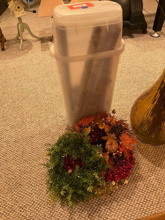 Wrapping paper with case & wreath decorators-Basement 