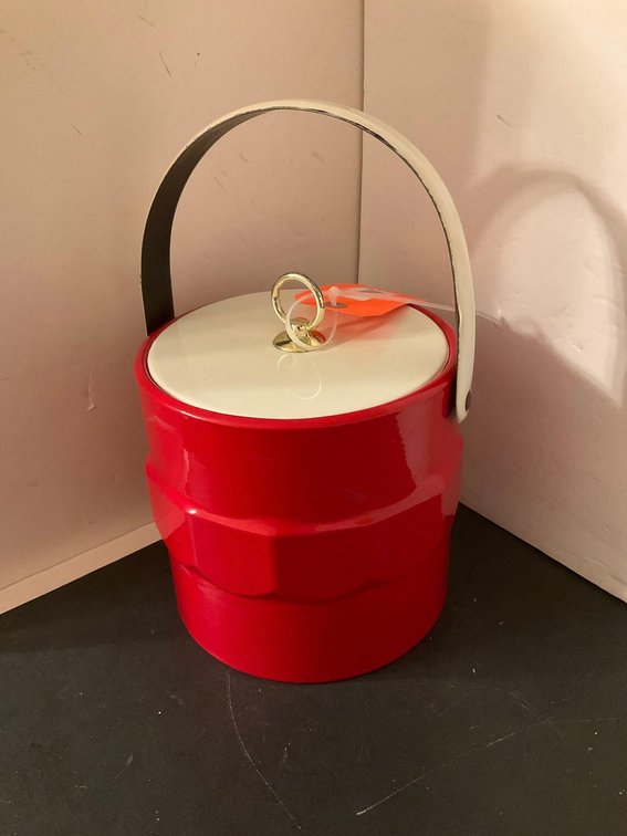 Ice bucket-Basement 