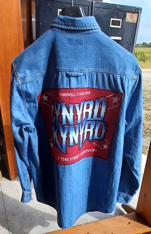 NEW Lynard Skynrd 2018 Farewell Tour Denim Shirt - Womans Medium