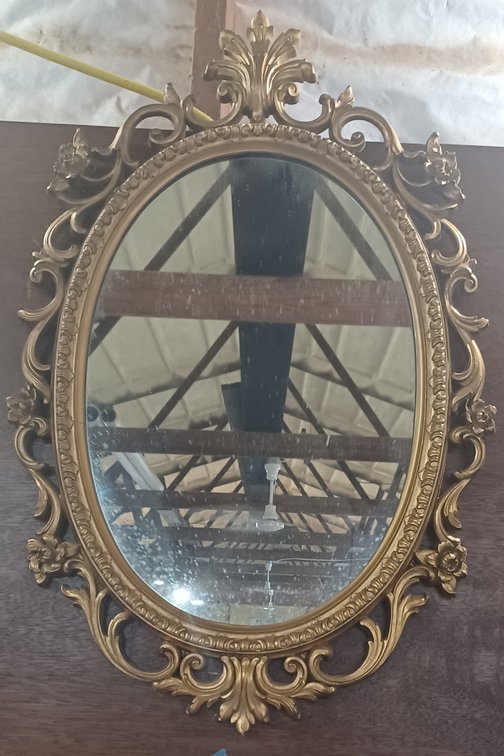 Vtg Ornate Gold Oval French Country Wall mirror, 19 x 29