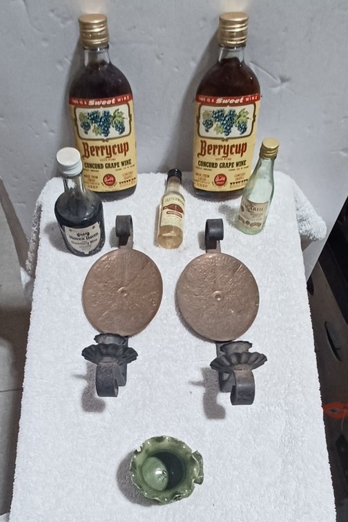 Assorted Vtg D\uFFFdcor w/empty silverware case