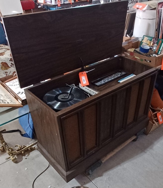 Vtg Zenith Allegro console stereo am/fm, Lp, 8 track - works --- cart not included