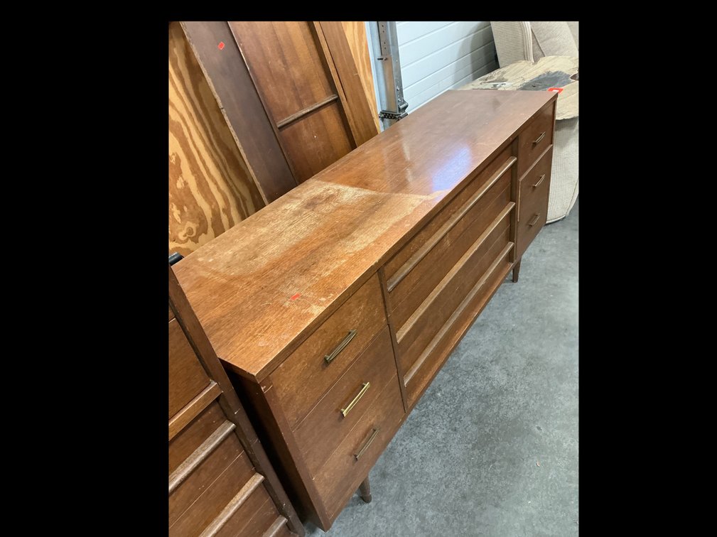 Bassett furniture triple dresser, bedframe