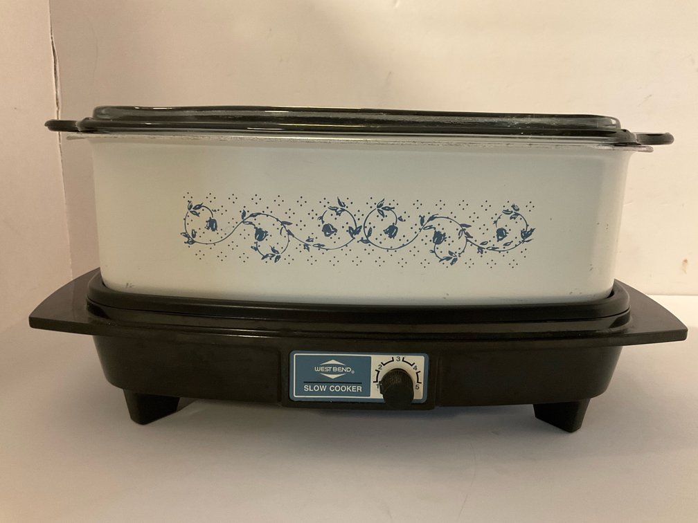 West Bend slow cooker-Kitchen 