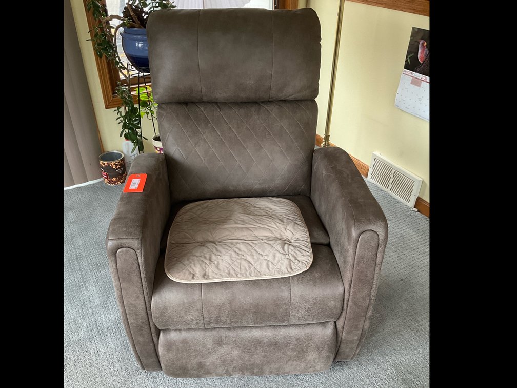 Catnapper power recliner with heat & massage-Nearly new!-Sunroom 