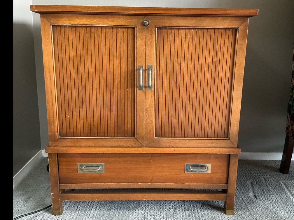 Lane hinged top cedar chest 30x18x31”-Living room 